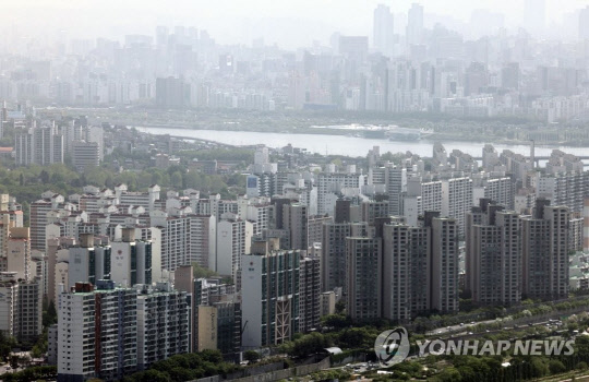서울 63스퀘어에서 바라본 시내 아파트 모습. 연합뉴스